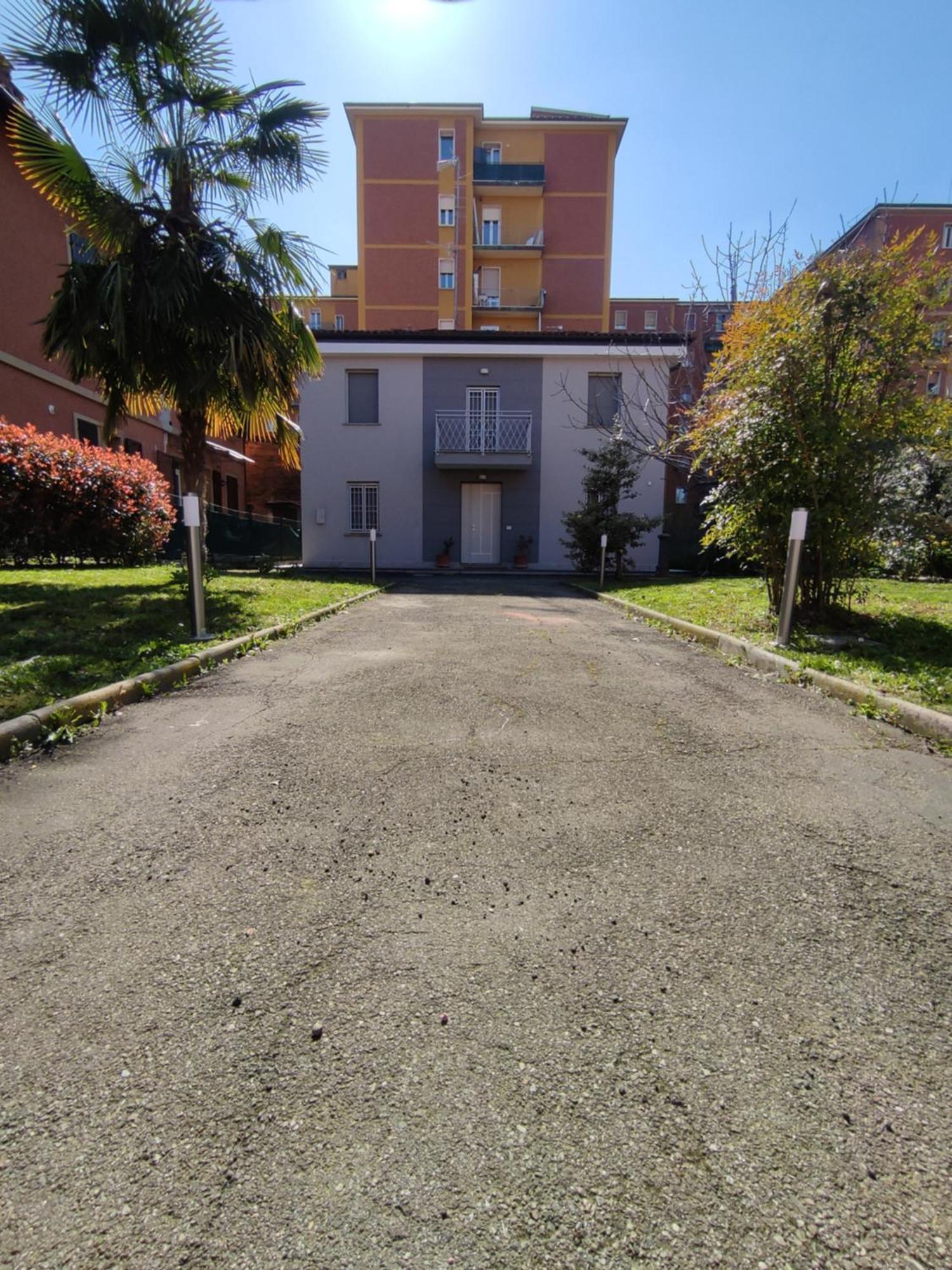 Grigio Perla Panigale, Villetta Con Giardino E Parcheggio Privato Fino A Tre Posti Auto - Un Oasi Di Tranqullita ボローニャ エクステリア 写真